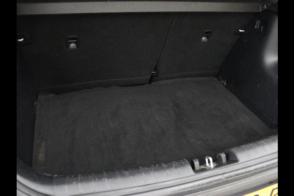 Kia Stonic 1.2 MPi ComfortPlusLine Navigator | Trekhaak | Carplay | Camera | Navigatie | Cruise control | Airco | Bluetooth | DAB | Parkeerhulp