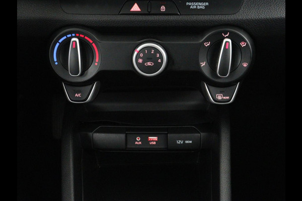 Kia Stonic 1.2 MPi ComfortPlusLine Navigator | Trekhaak | Carplay | Camera | Navigatie | Cruise control | Airco | Bluetooth | DAB | Parkeerhulp