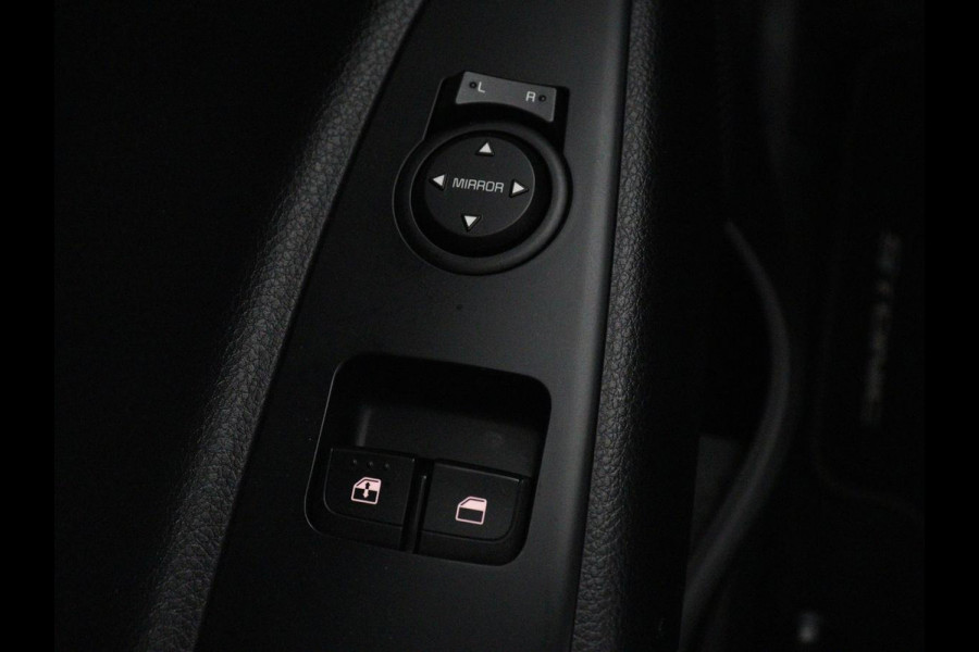 Kia Stonic 1.2 MPi ComfortPlusLine Navigator | Trekhaak | Carplay | Camera | Navigatie | Cruise control | Airco | Bluetooth | DAB | Parkeerhulp