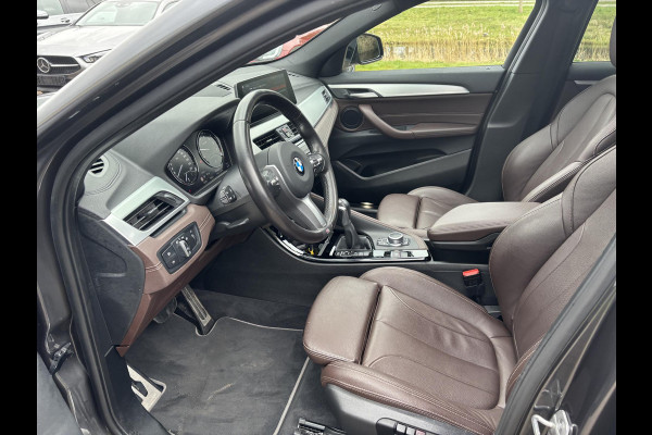 BMW X2 xDrive25e M Sport | 220pk |  Panoramadak | M pakket |  Achteruitrijcamera | Leder | Sportstoelen | Head Up Display