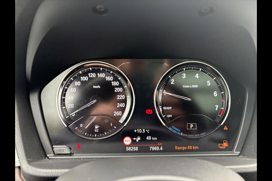 BMW X2 xDrive25e M Sport | 220pk |  Panoramadak | M pakket |  Achteruitrijcamera | Leder | Sportstoelen | Head Up Display