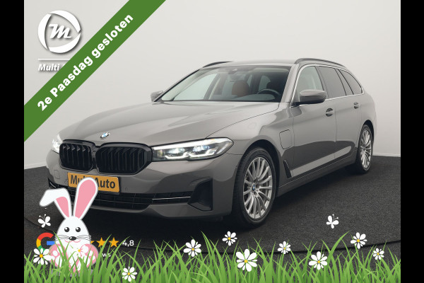 BMW 5 Serie Touring 530e Sportline PHEV 293pk Dealer O.H Bernina Grau Metallic | Trekhaak Afn. | M Sportstuur | Camera | Lederen Sportstoelen Verwarmd | Cruise Control | BMW LED | Hifi Sound | Apple Carplay | Navigatie | Virtual | DAB |  Plug In Hybrid