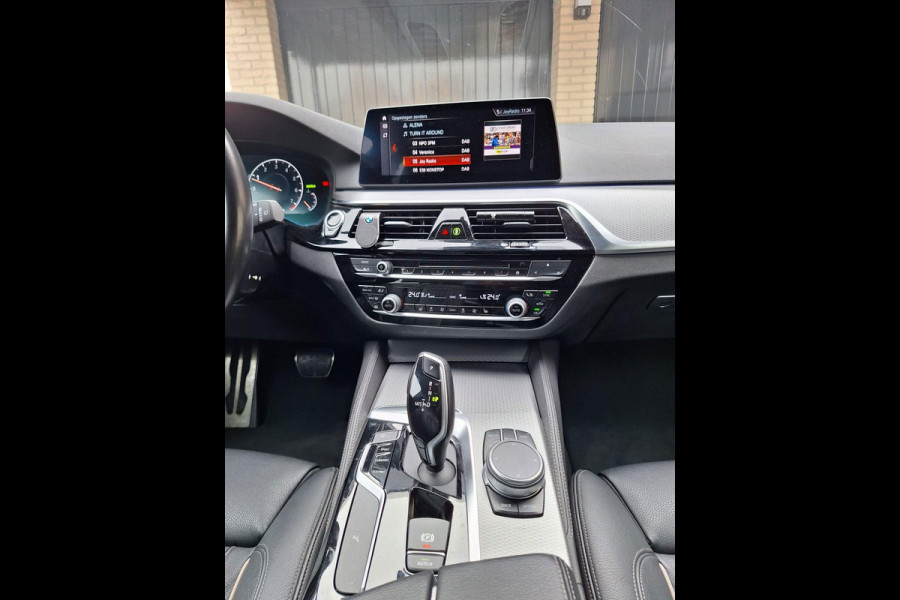 BMW 5 Serie Touring 520i High Executive Edition | M Sportpakket | Camera