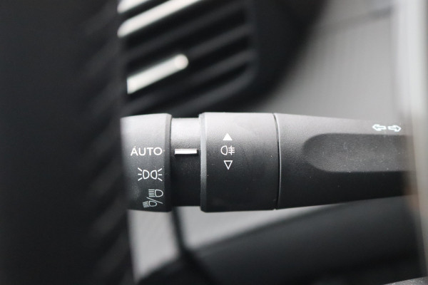 Peugeot 208 1.2 PureT. 100PK Allure Carplay-android/Parkeerhulp/Cruise-control