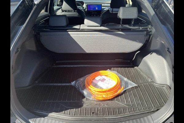 Toyota Bz4x Dynamic 71 kWh VAN: 35.900,- VOOR: 32.877,- UW LENTEVOORDEEL: 3.023,- | mega compleet EN RIJKLAAR GEPRIJSD INCL. 10 JAAR TOYOTA GARANTIE