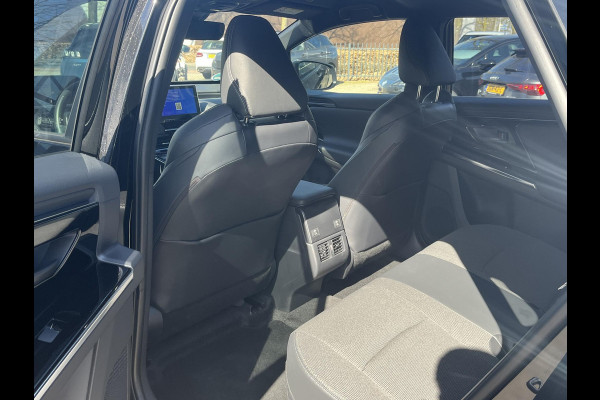 Toyota Bz4x Dynamic 71 kWh VAN: 35.900,- VOOR: 32.877,- UW LENTEVOORDEEL: 3.023,- | mega compleet EN RIJKLAAR GEPRIJSD INCL. 10 JAAR TOYOTA GARANTIE