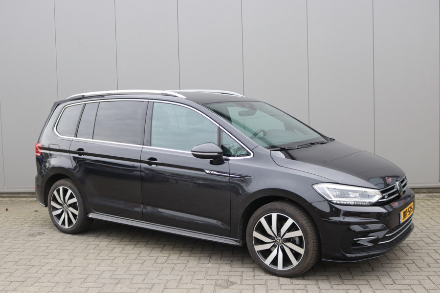 Volkswagen Touran 1.5 TSI 150PK Automaat R-Line 7pers./Pano-dak/Navigatie/Camera/Elektr.-klep/Stoelverwarming