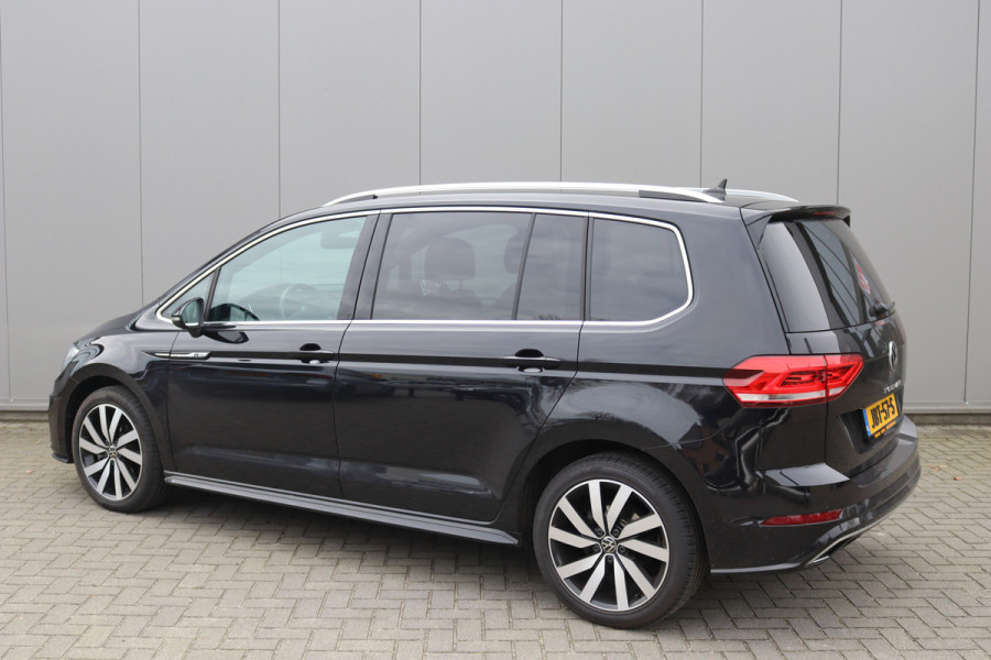 Volkswagen Touran 1.5 TSI 150PK Automaat R-Line 7pers./Pano-dak/Navigatie/Camera/Elektr.-klep/Stoelverwarming