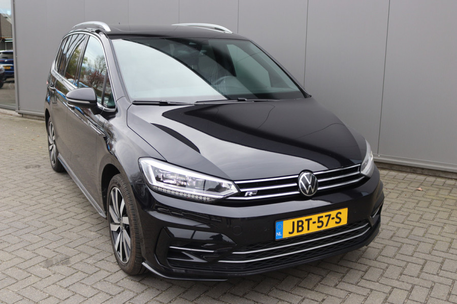 Volkswagen Touran 1.5 TSI 150PK Automaat R-Line 7pers./Pano-dak/Navigatie/Camera/Elektr.-klep/Stoelverwarming