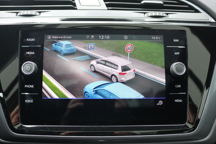 Volkswagen Touran 1.5 TSI 150PK Automaat R-Line 7pers./Pano-dak/Navigatie/Camera/Elektr.-klep/Stoelverwarming