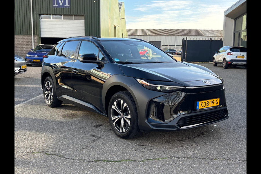 Toyota Bz4x Dynamic 71 kWh VAN: 35.900,- VOOR: 32877,- UW LENTEVOORDEEL: 3.023,- | ABSOLUTE TOPSTAAT | RIJKLAAR INCL. 10 JAAR TOYOTA GARANTIE