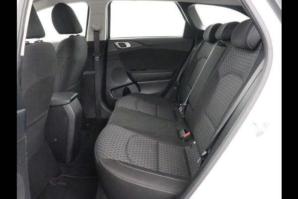 Kia Ceed 1.0 T-GDi DynamicLine | Automaat | Carplay | Camera | Navigatie | Cruise control | Climate control | DAB | Bluetooth | Parkeerhulp