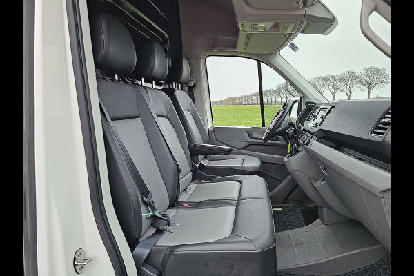 Volkswagen Crafter 35 2.0 TDI L3H3 140Pk Aut Trekhaak Camera CarPlay Leer Euro6!