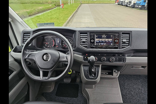 Volkswagen Crafter 35 2.0 TDI L3H3 140Pk Aut Trekhaak Camera CarPlay Leer Euro6!
