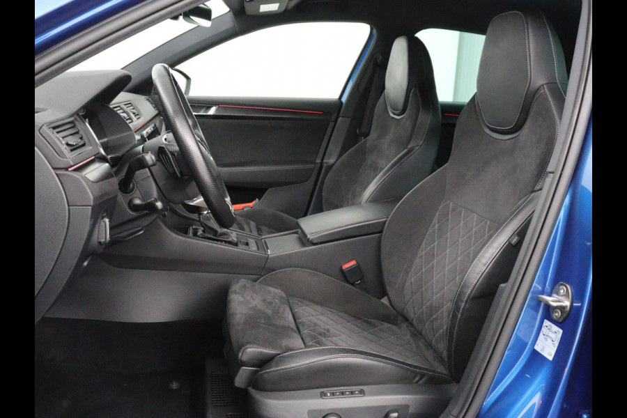 Škoda Superb 1.4 TSI iV Sportline | 360 Camera | Adaptive cruise | Trekhaak | Achterbankverwarming | Canton Sound | Matrix LED | Alcantara | Stoelverwarming | Carplay | Navigatie | PHEV | Plug In