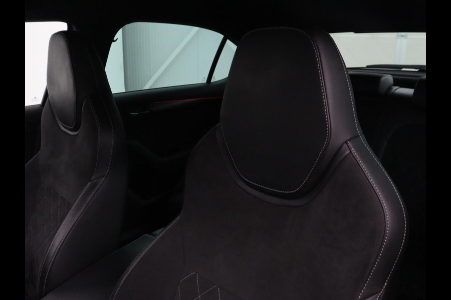 Škoda Superb 1.4 TSI iV Sportline | 360 Camera | Adaptive cruise | Trekhaak | Achterbankverwarming | Canton Sound | Matrix LED | Alcantara | Stoelverwarming | Carplay | Navigatie | PHEV | Plug In