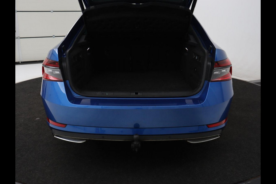 Škoda Superb 1.4 TSI iV Sportline | 360 Camera | Adaptive cruise | Trekhaak | Achterbankverwarming | Canton Sound | Matrix LED | Alcantara | Stoelverwarming | Carplay | Navigatie | PHEV | Plug In