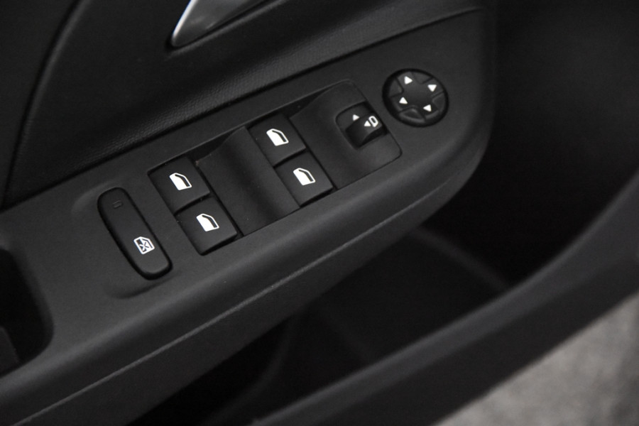 Opel Corsa 1.2 Edition *1ste Eigenaar*Navigatie*Parkassist*Carplay*