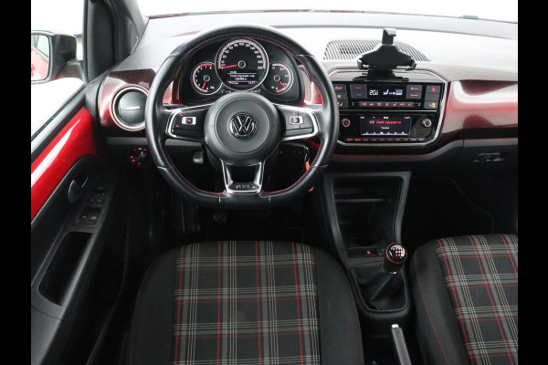 Volkswagen up! 1.0 TSI GTI | Stoelverwarming | Beats Audio | Climate control | DAB | Cruise control | Bluetooth | Parkeerhulp | Getint glas