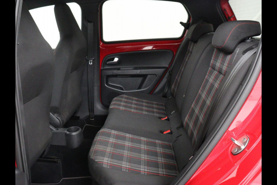 Volkswagen up! 1.0 TSI GTI | Stoelverwarming | Beats Audio | Climate control | DAB | Cruise control | Bluetooth | Parkeerhulp | Getint glas