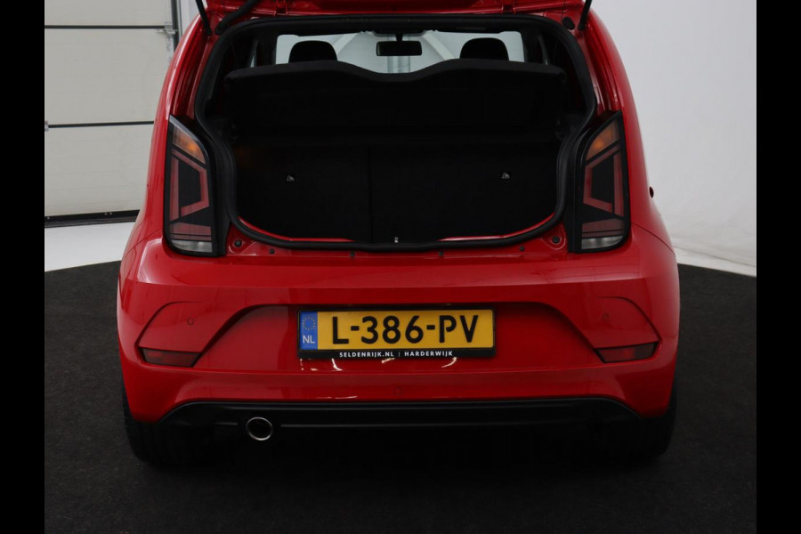 Volkswagen up! 1.0 TSI GTI | Stoelverwarming | Beats Audio | Climate control | DAB | Cruise control | Bluetooth | Parkeerhulp | Getint glas