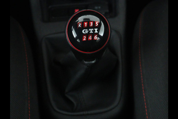 Volkswagen up! 1.0 TSI GTI | Stoelverwarming | Beats Audio | Climate control | DAB | Cruise control | Bluetooth | Parkeerhulp | Getint glas