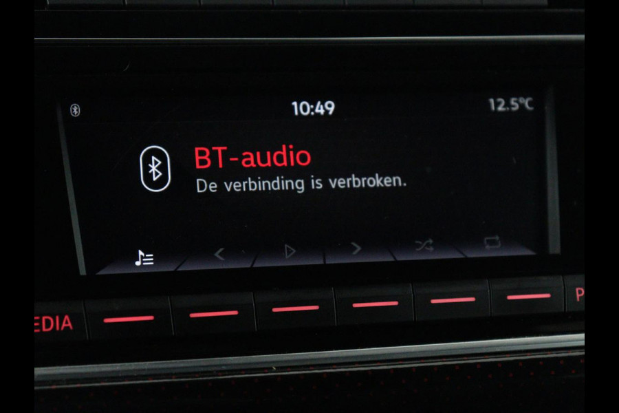 Volkswagen up! 1.0 TSI GTI | Stoelverwarming | Beats Audio | Climate control | DAB | Cruise control | Bluetooth | Parkeerhulp | Getint glas