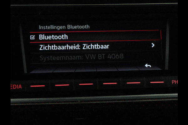 Volkswagen up! 1.0 TSI GTI | Stoelverwarming | Beats Audio | Climate control | DAB | Cruise control | Bluetooth | Parkeerhulp | Getint glas