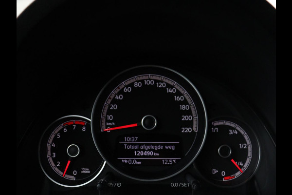 Volkswagen up! 1.0 TSI GTI | Stoelverwarming | Beats Audio | Climate control | DAB | Cruise control | Bluetooth | Parkeerhulp | Getint glas