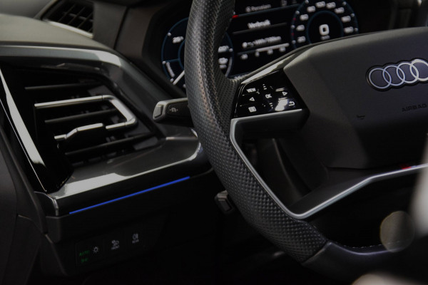 Audi Q4 e-tron 40 S edition 77 kWh Panoramadak|Navi|Head-UP|Sonos|21 Inch|RS-Seats|ACC|16500km!!!