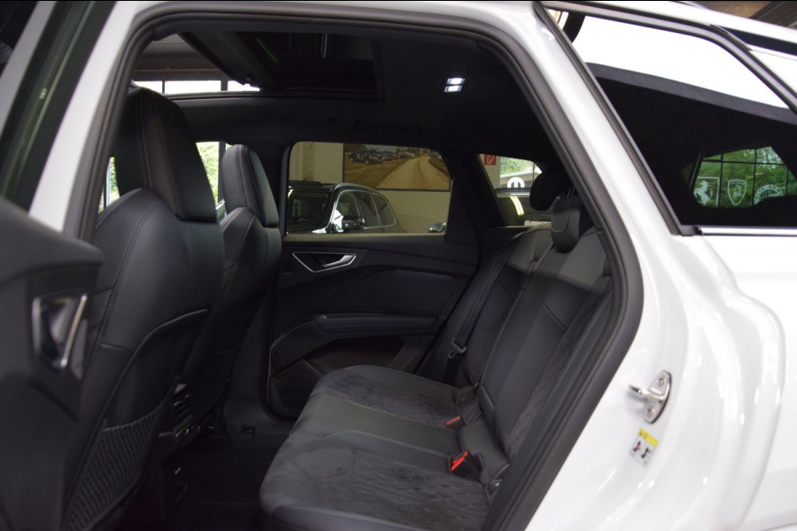 Audi Q4 e-tron 40 S edition 77 kWh Panoramadak|Navi|Head-UP|Sonos|21 Inch|RS-Seats|ACC|16500km!!!