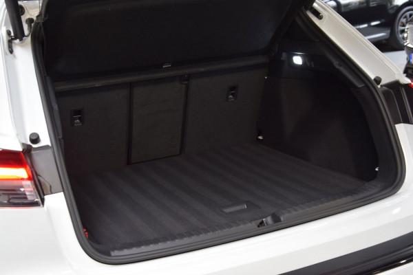 Audi Q4 e-tron 40 S edition 77 kWh Panoramadak|Navi|Head-UP|Sonos|21 Inch|RS-Seats|ACC|16500km!!!