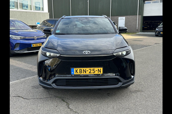 Toyota Bz4x Dynamic 71 kWh VAN: 35.900,- VOOR: 32.877,- UW LENTEVOORDEEL: 3.023,-| LEKKER COMPLEET EN RIJKLAAR GEPRIJSD incl. 10 jr. TOYOTA GARANTIE