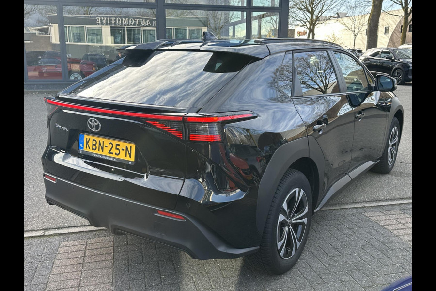 Toyota Bz4x Dynamic 71 kWh VAN: 35.900,- VOOR: 32.877,- UW LENTEVOORDEEL: 3.023,-| LEKKER COMPLEET EN RIJKLAAR GEPRIJSD incl. 10 jr. TOYOTA GARANTIE