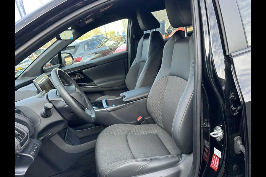 Toyota Bz4x Dynamic 71 kWh VAN: 35.900,- VOOR: 32.877,- UW LENTEVOORDEEL: 3.023,-| LEKKER COMPLEET EN RIJKLAAR GEPRIJSD incl. 10 jr. TOYOTA GARANTIE