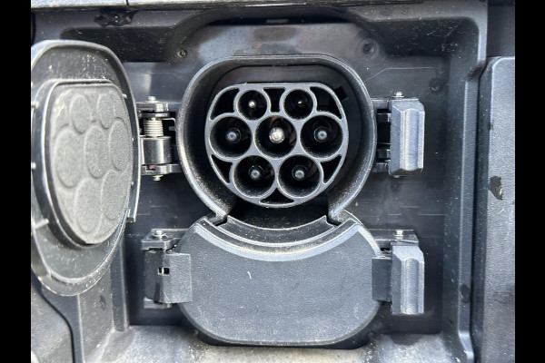 Toyota Bz4x Dynamic 71 kWh VAN: 35.900,- VOOR: 32.877,- UW LENTEVOORDEEL: 3.023,-| LEKKER COMPLEET EN RIJKLAAR GEPRIJSD incl. 10 jr. TOYOTA GARANTIE