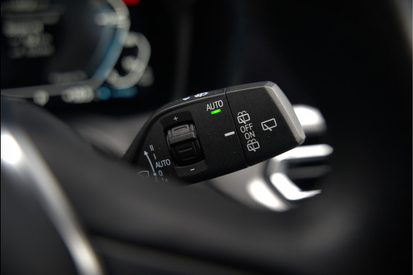 BMW 3 Serie Touring 320e xDrive Business Edition Plus Sport | Laser Led | Vol Leer | Stuurverwarming | Stoelverwarming | Keyless | Head-Up Display | Apple Carplay | Navigatie |