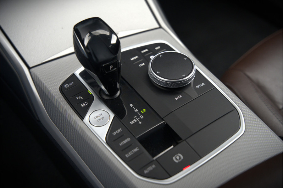 BMW 3 Serie Touring 320e xDrive Business Edition Plus Sport | Laser Led | Vol Leer | Stuurverwarming | Stoelverwarming | Keyless | Head-Up Display | Apple Carplay | Navigatie |