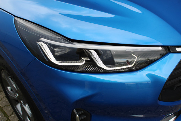 Ford Kuga 2.5-243pk PHEV ST-Line X. 2100kg trekgewicht ! Nieuw Model ! Van €. 54.937,- voor €. 42.750,- ! Trekgewicht van 2.100kg ! Elektr. verstelb. AGR stoelen voor, Stoel-, stuur-, voorraam- en achterbank verwarming, Elektr. panorama/schuif-kanteldak , Trekhaak wegklapbaar,