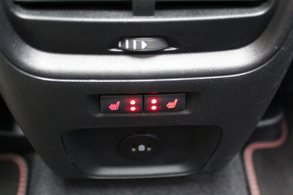 Ford Kuga 2.5-243pk PHEV ST-Line X. 2100kg trekgewicht ! Nieuw Model ! Van €. 54.937,- voor €. 42.750,- ! Trekgewicht van 2.100kg ! Elektr. verstelb. AGR stoelen voor, Stoel-, stuur-, voorraam- en achterbank verwarming, Elektr. panorama/schuif-kanteldak , Trekhaak wegklapbaar,