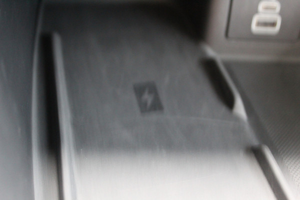 Ford Kuga 2.5-243pk PHEV ST-Line X. 2100kg trekgewicht ! Nieuw Model ! Van €. 54.937,- voor €. 42.750,- ! Trekgewicht van 2.100kg ! Elektr. verstelb. AGR stoelen voor, Stoel-, stuur-, voorraam- en achterbank verwarming, Elektr. panorama/schuif-kanteldak , Trekhaak wegklapbaar,