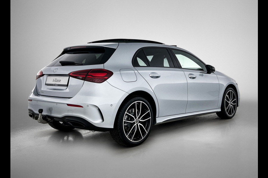 Mercedes-Benz A-Klasse 250 e Business Solution AMG | AMG Line Plus pakket | Trekhaak | 360° camera | Head-up display | Panoramaschuifdak | MULTIBEAM LED | Smartphone-integratie | 19 inch AMG velgen |