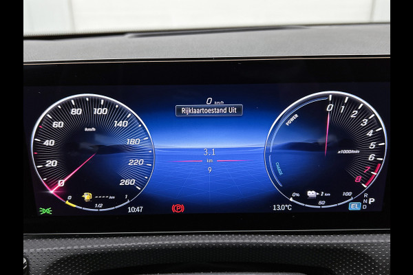 Mercedes-Benz A-Klasse 250 e Business Solution AMG | AMG Line Plus pakket | Trekhaak | 360° camera | Head-up display | Panoramaschuifdak | MULTIBEAM LED | Smartphone-integratie | 19 inch AMG velgen |