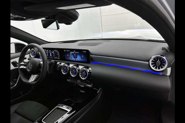 Mercedes-Benz A-Klasse 250 e Business Solution AMG | AMG Line Plus pakket | Trekhaak | 360° camera | Head-up display | Panoramaschuifdak | MULTIBEAM LED | Smartphone-integratie | 19 inch AMG velgen |