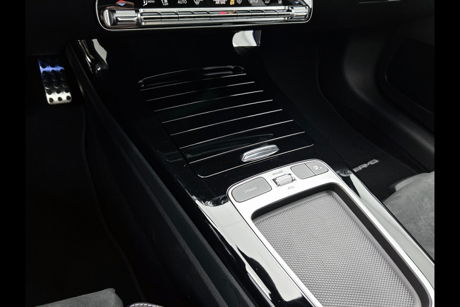 Mercedes-Benz A-Klasse 250 e Business Solution AMG | AMG Line Plus pakket | Trekhaak | 360° camera | Head-up display | Panoramaschuifdak | MULTIBEAM LED | Smartphone-integratie | 19 inch AMG velgen |