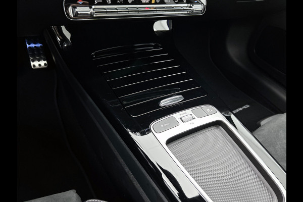 Mercedes-Benz A-Klasse 250 e Business Solution AMG | AMG Line Plus pakket | Trekhaak | 360° camera | Head-up display | Panoramaschuifdak | MULTIBEAM LED | Smartphone-integratie | 19 inch AMG velgen |