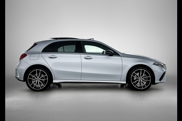 Mercedes-Benz A-Klasse 250 e Business Solution AMG | AMG Line Plus pakket | Trekhaak | 360° camera | Head-up display | Panoramaschuifdak | MULTIBEAM LED | Smartphone-integratie | 19 inch AMG velgen |