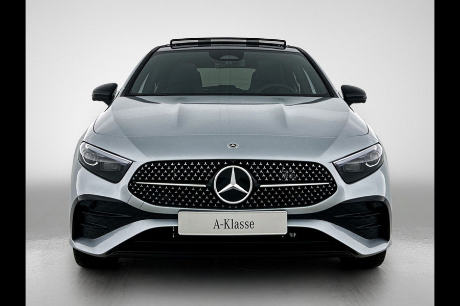 Mercedes-Benz A-Klasse 250 e Business Solution AMG | AMG Line Plus pakket | Trekhaak | 360° camera | Head-up display | Panoramaschuifdak | MULTIBEAM LED | Smartphone-integratie | 19 inch AMG velgen |