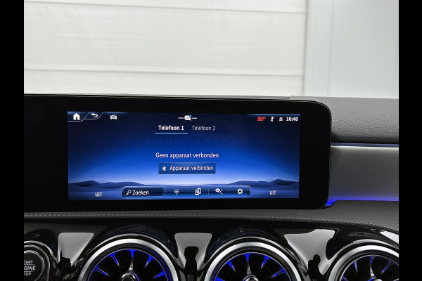 Mercedes-Benz A-Klasse 250 e Business Solution AMG | AMG Line Plus pakket | Trekhaak | 360° camera | Head-up display | Panoramaschuifdak | MULTIBEAM LED | Smartphone-integratie | 19 inch AMG velgen |