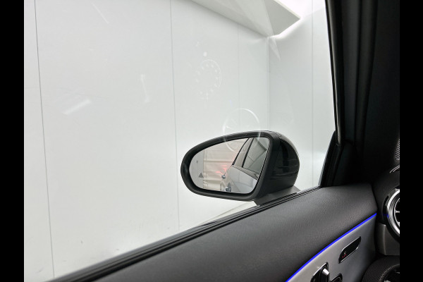 Mercedes-Benz A-Klasse 250 e Business Solution AMG | AMG Line Plus pakket | Trekhaak | 360° camera | Head-up display | Panoramaschuifdak | MULTIBEAM LED | Smartphone-integratie | 19 inch AMG velgen |